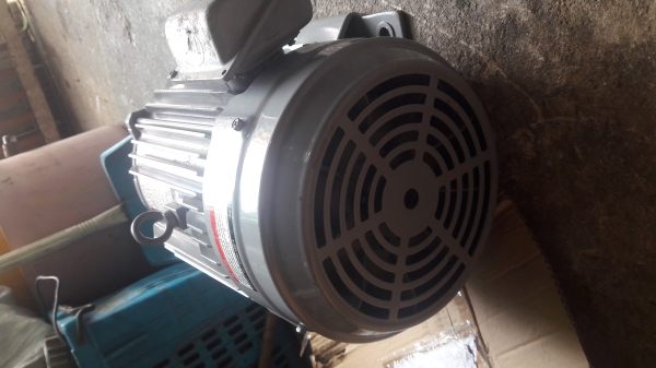 ขาย !! มอเตอร์.มิตซู.ขนาด5แรง220/380v.รอบ1430.สภาพพร้อมใช้งาน ขาย !! มอเตอร์.มิตซู.ขนาด5แรง220/380v.รอบ1430.สภาพพร้อมใช้งาน