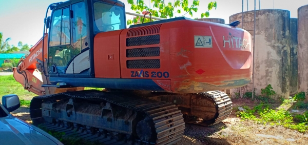 ปรับลดราคาเหลือ 1,200,000 HITACHI ZX200-5G ไมล์ 8200ชม.ไม่มีเอกสารรถสภาพสวยราคา 1,350,000