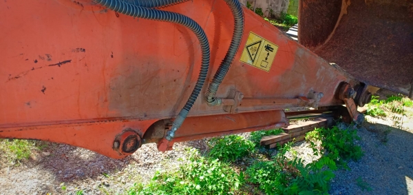 ปรับลดราคาเหลือ 1,200,000 ขาย HITACHI ZX200-5G ไม่มีเอกสารไมล์ 8200ชม.ราคา 1,350,000