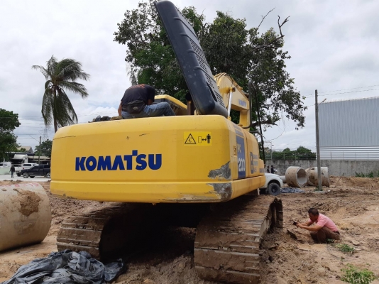 ขายรถแบคโฮ KOMATSU PC200-7 ขายรถแบคโฮ KOMATSU PC200-7
