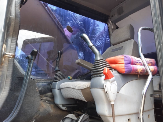 ขายรถแบคโฮ KOMATSU PC200-7 ขายรถแบคโฮ KOMATSU PC200-7