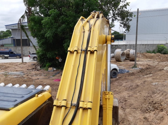 ขายรถแบคโฮ KOMATSU PC200-7 ขายรถแบคโฮ KOMATSU PC200-7