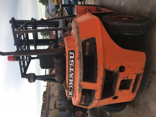 ขายโฟล์คลิฟท์ โคมัตสุ7 ตันเสาสูง 4 เมตรเกียร์ทอค์พร้อมใช้งานขายราคา 295,000 บาทสนใจดูรถท่าเรือแหลมฉบัง