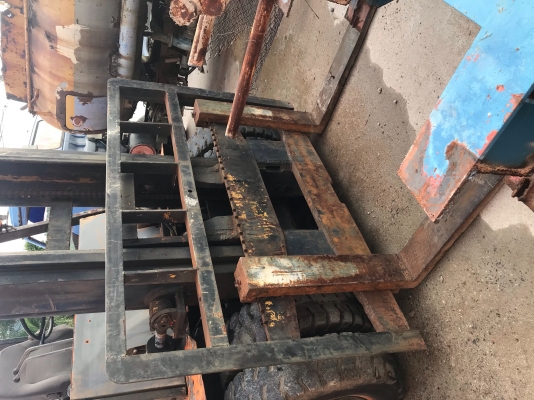 ขายโฟล์คลิฟท์ โคมัตสุ7 ตันเสาสูง 4 เมตรเกียร์ทอค์พร้อมใช้งานขายราคา 295,000 บาทสนใจดูรถท่าเรือแหลมฉบัง