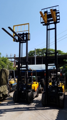 ขายรถยกโฟล์คลิฟท์ TCM ขนาด 3ตัน เสาสูง 5 เมตร ติดตั้งอุปกรณ์พิเศษงาเท(รถนอก )