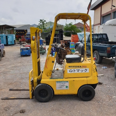 รถฟอร์คลิฟท์ Toyota 700 กิโล เก่าญี่ปุ่น ยกสูง 3 เมตร เครื่องเบนซิน รถฟอร์คลิฟท์ Toyota 700 กิโล เก่าญี่ปุ่น ยกสูง 3 เมตร เครื่องเบนซิน