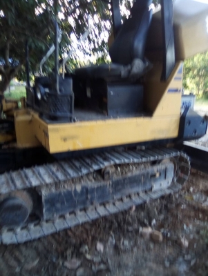 KOMATSU PC30-6 สภาพสวยราคา 200,000 KOMATSU PC30-6 สภาพสวยราคา 200,000