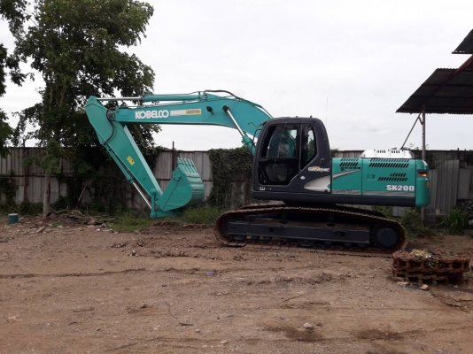 แบคโฮพร้อมใช้