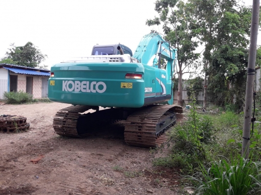 แบคโฮพร้อมใช้