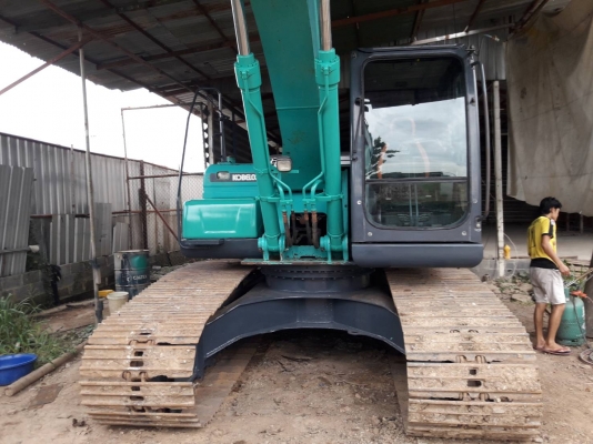 แบคโฮพร้อมใช้