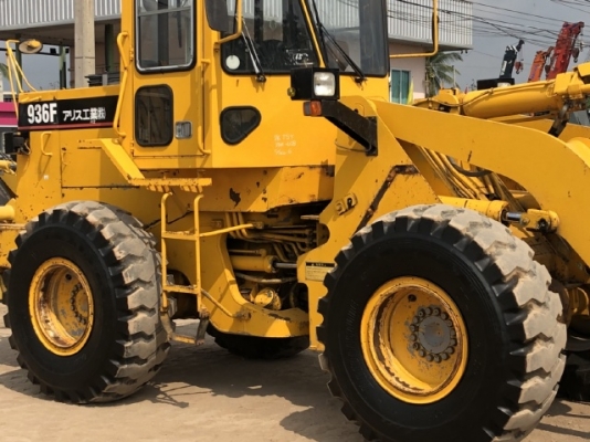 ขายรถตักล้อยาง CAT 936F นำเข้าเองจากญี่ปุ่น สภาพสวยพร้อมใช้ มีVDOการทำงานครับ