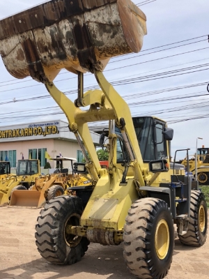 ขายรถตักล้อยาง KOMATSU WA300-3 รถนอกนำเข้าจากญี่ปุ่น สภาพสวยพร้อมใช้ มีVDOการทำงานครับ