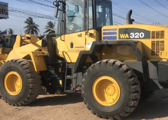 ขายรถตักล้อยาง KOMATSU WA320-5 รถนอกนำเข้าจากญี่ปุ่น สภาพสวยพร้อมใช้