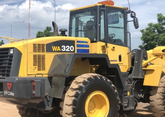 ขายรถตักล้อยาง KOMATSU WA320-5 รถนอกนำเข้าจากญี่ปุ่น สภาพสวยพร้อมใช้
