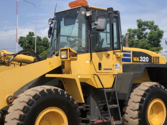 ขายรถตักล้อยาง KOMATSU WA320-5 รถนอกนำเข้าจากญี่ปุ่น สภาพสวยพร้อมใช้