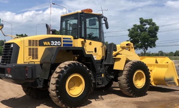 ขายรถตักล้อยาง KOMATSU WA320-5 รถนอกนำเข้าจากญี่ปุ่น สภาพสวยพร้อมใช้