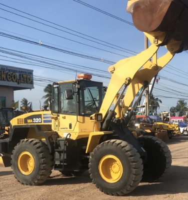 ขายรถตักล้อยาง KOMATSU WA320-5 รถนอกนำเข้าจากญี่ปุ่น สภาพสวยพร้อมใช้