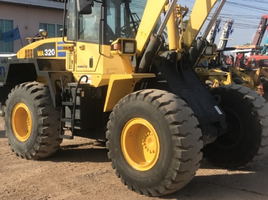 ขายรถตักล้อยาง KOMATSU WA320-5 รถนอกนำเข้าจากญี่ปุ่น สภาพสวยพร้อมใช้