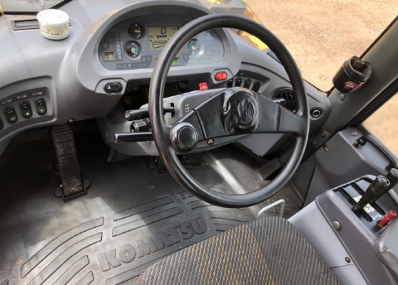 ขายรถตักล้อยาง KOMATSU WA380-6 ปี 2010 รถนอกนำเข้าจากญี่ปุ่น สภาพสวยพร้อมใช้ มีVDOการทำงานครับ