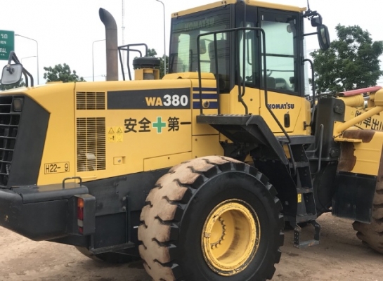 ขายรถตักล้อยาง KOMATSU WA380-6 ปี 2010 รถนอกนำเข้าจากญี่ปุ่น สภาพสวยพร้อมใช้ มีVDOการทำงานครับ