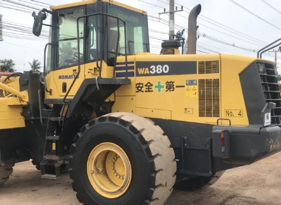 ขายรถตักล้อยาง KOMATSU WA380-6 ปี 2010 รถนอกนำเข้าจากญี่ปุ่น สภาพสวยพร้อมใช้ มีVDOการทำงานครับ