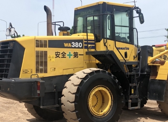 ขายรถตักล้อยาง KOMATSU WA380-6 ปี 2010 รถนอกนำเข้าจากญี่ปุ่น สภาพสวยพร้อมใช้ มีVDOการทำงานครับ
