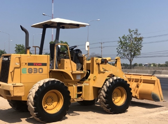 ขายรถตักล้อยาง TCM E830 นำเข้าเองจากญี่ปุ่น สภาพสวยพร้อมใช้ มีVDOการทำงานครับ