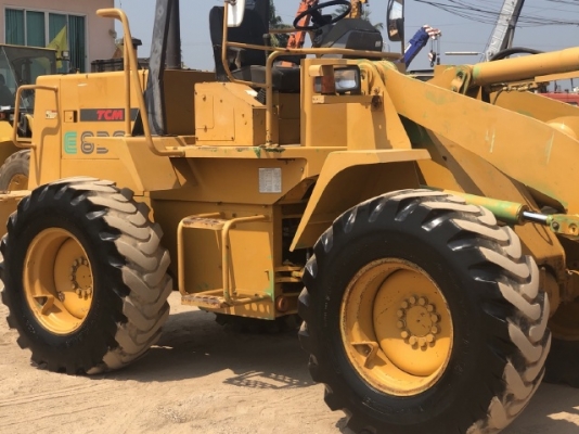 ขายรถตักล้อยาง TCM E830 นำเข้าเองจากญี่ปุ่น สภาพสวยพร้อมใช้ มีVDOการทำงานครับ