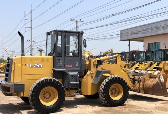 ขายรถตักล้อยาง TCM L20-3 (เทียบเท่า WA200) นำเข้าเองจากญี่ปุ่น สภาพสวยพร้อมใช้ มีVDOการทำงานครับ