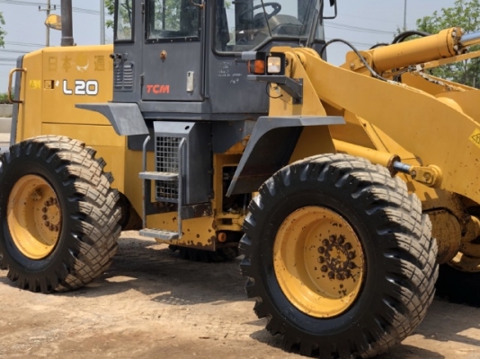 ขายรถตักล้อยาง TCM L20-3 (เทียบเท่า WA200) นำเข้าเองจากญี่ปุ่น สภาพสวยพร้อมใช้ มีVDOการทำงานครับ