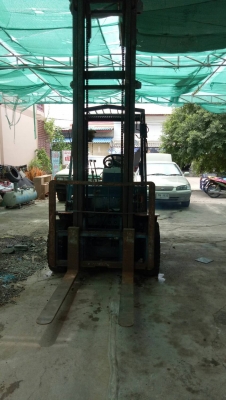 ขายด่่วน.....รถโฟ๊คลิฟ โคมัสสุ PC20-11  ขนาด 2 ตัน เสายกสูงได้ 4 เมตร สภาพพร้อมใช้งาน รถอยู่ อ. ด่านช้าง จ. สุพรรณบุรี