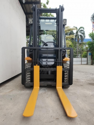 ขายรถโฟล์คลิฟท์ Toyota 7FD25 นำเข้าจากญี่ปุ่น เครื่องสมบูรณ์ พร้อมใช้งาน