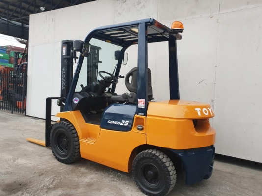 ขายรถโฟล์คลิฟท์ Toyota 7FD25 นำเข้าจากญี่ปุ่น เครื่องสมบูรณ์ พร้อมใช้งาน