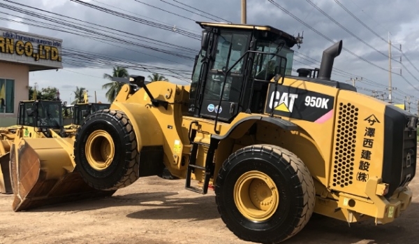 ขายรถตักล้อยาง CAT 950K ปี 2014 นำเข้าเองจากญี่ปุ่น สภาพพร้อมใช้ มีVDOการทำงานครับ