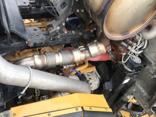 ขายรถตักล้อยาง CAT 950K ปี 2014 นำเข้าเองจากญี่ปุ่น สภาพพร้อมใช้ มีVDOการทำงานครับ