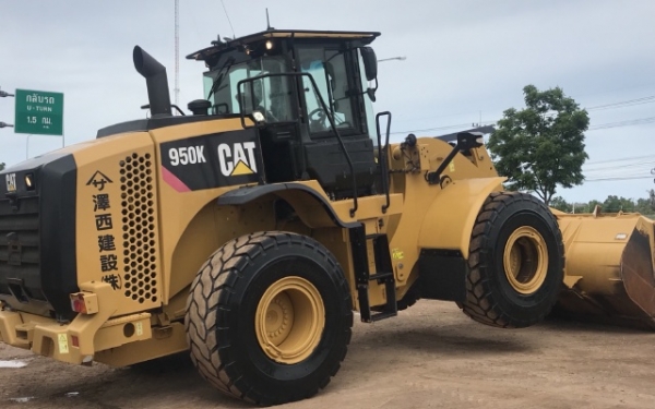 ขายรถตักล้อยาง CAT 950K ปี 2014 นำเข้าเองจากญี่ปุ่น สภาพพร้อมใช้ มีVDOการทำงานครับ