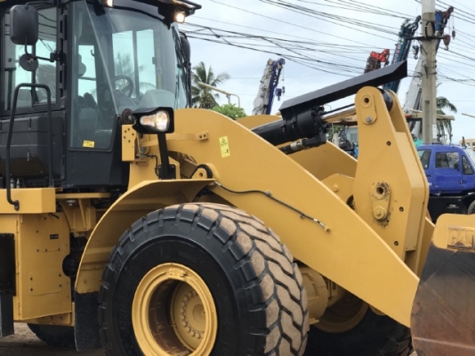 ขายรถตักล้อยาง CAT 950K ปี 2014 นำเข้าเองจากญี่ปุ่น สภาพพร้อมใช้ มีVDOการทำงานครับ