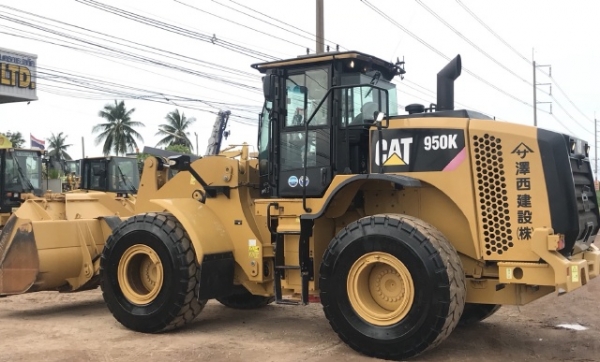 ขายรถตักล้อยาง CAT 950K ปี 2014 นำเข้าเองจากญี่ปุ่น สภาพพร้อมใช้ มีVDOการทำงานครับ