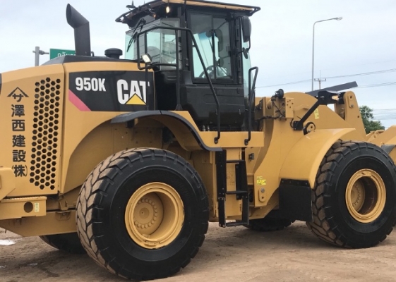 ขายรถตักล้อยาง CAT 950K ปี 2014 นำเข้าเองจากญี่ปุ่น สภาพพร้อมใช้ มีVDOการทำงานครับ