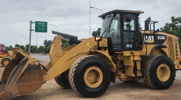 ขายรถตักล้อยาง CAT 950K ปี 2014 นำเข้าเองจากญี่ปุ่น สภาพพร้อมใช้ มีVDOการทำงานครับ