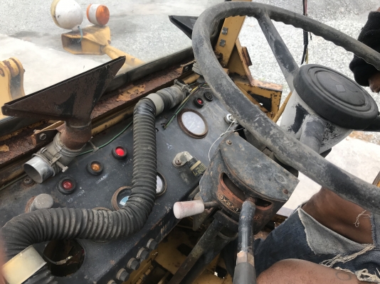 ขายรถตักMITSUBISHIรุ่นWS3 นำเข้าญี่ปุ่นไม่เคยใช้งานในไทยเอวอ่อนเครื่องมิตซูบิชิ4สูบ สภาพดีพร้อมใช้งาน 081-8302909 จิรโรจน์ Line ID : jiraroj2909