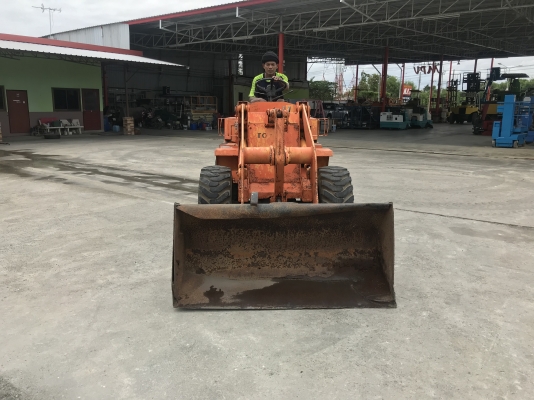 ขายรถตักTOYOTAรุ่นSDTL8 นำเข้าญี่ปุ่นไม่เคยใช้งานในไทย เอวอ่อน เครื่องดีเซล4สูบ สภาพดีพร้อมใช้งาน 081-8302909 จิรโรจน์ Line  :  jiraroj2909