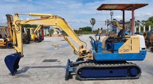 ขายด่วนรถแบคโฮโกเบโกSK27รุ่นยอดนิยมเทียบเท่าPC30เครื่อง3D84เครื่องดีปั่มแรงรถนอกเพิ่งนำเข้ามาใหม่ยังไม่เคยใช้งานในเมืองไทยเลย