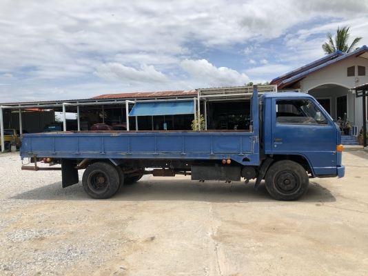 ขายครับ รถบรรทุก 6 ล้อ ISUZU NPR115hp 5 เมตร สวยเดิมพร้อมใช้งาน ราคาพิเศษสุดๆ