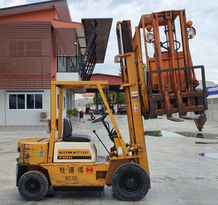 ขายด่วนรถยกดีเซลKOMATSUFD20-10ยก2.5ตันเสาสูง4.5เมตรยกจริงวิ่งได้จริงหนัก2ตันสบายๆรถนอกสวยๆนำเข้ายังไม่เคยใช้งานในเมืองไทยเลย