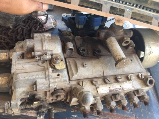 ขายฝาสูบ6sa1 ร็อกกี้ 210 พร้อมปั้มลม ปั้มดีเชล ราวลิ้น ลูกสูบ26000บาท