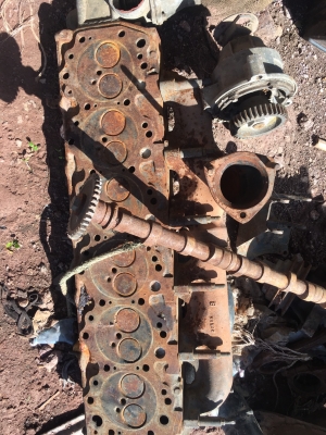 ขายฝาสูบ6sa1 ร็อกกี้ 210 พร้อมปั้มลม ปั้มดีเชล ราวลิ้น ลูกสูบ26000บาท