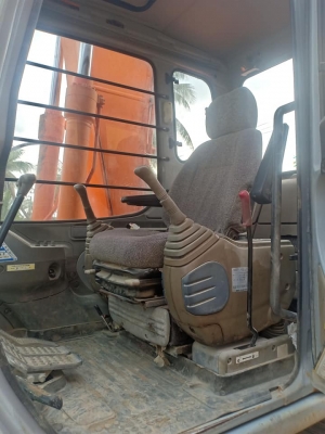 มาใหม่จ้า..HITACHI EX120-5 เก่านอกแท้  เดิมๆๆ  สภาพสวย  เครื่องปั๊มแห้ง มีลายแย๊ก...7,xxxชั่วโมง  พร้อมใช้ โทร 089-3818694 จ๊อย