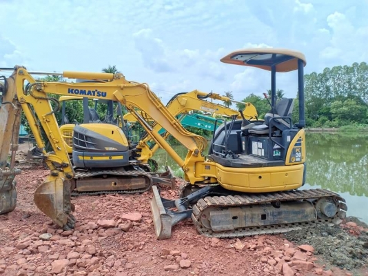 ขายจ้า. KOMATSU PC30MR-2 เก่านอกแท้  สภาพสวย เดิมๆๆ  เครื่องปั๊มแห้ง มีลายแย๊ก ใช้งานมาแค่ พันกว่าชั่วโมง โทร 089-3818694 จ๊อย