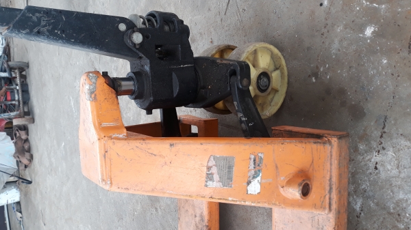 ขายแฮนด์ลิฟทืมือสอง 2000 บาท ขายแฮนด์ลิฟทืมือสอง 2000 บาท